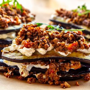 Eggplant lasagna with meat and basil
