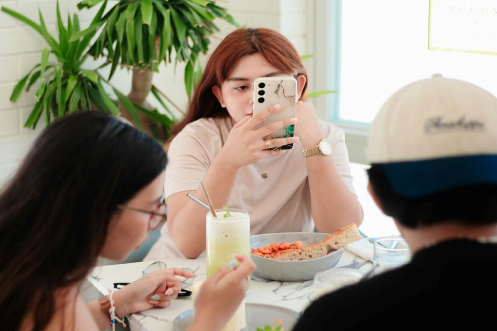 What Wellness Looks Like Online vs. Real Life