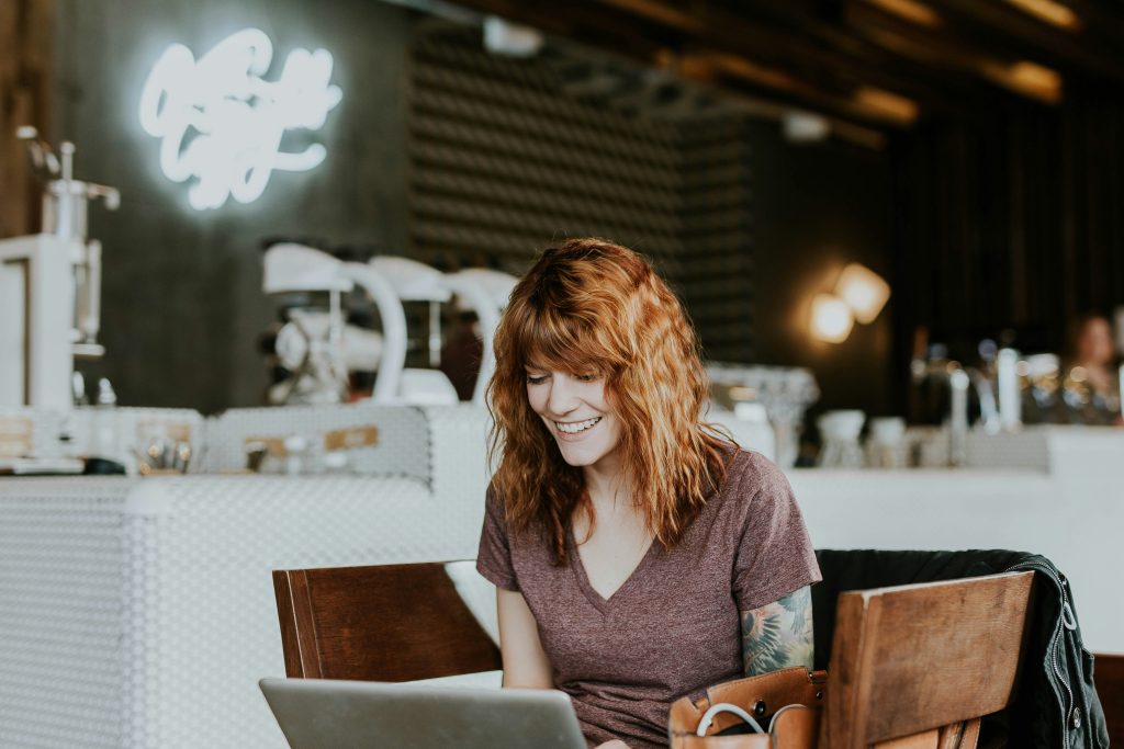 How To Create The Best First Impressions When Looking For A Partner On An Unconventional Dating App