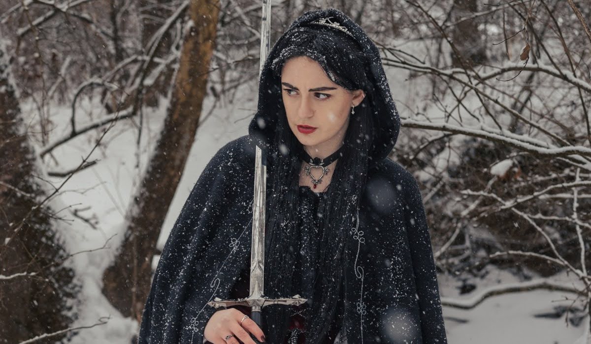 3 Unexpected Ways Gothic Style Elevates Everyday Looks