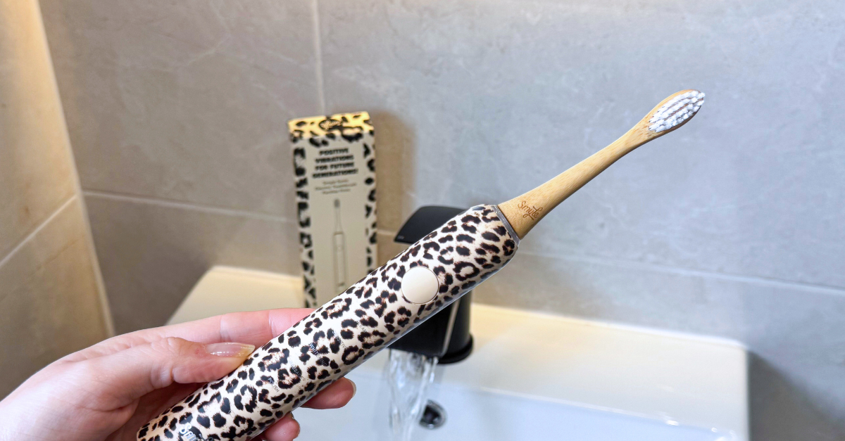 5 Reasons Our Editors Recommend A Smyle Sonic E-Brush