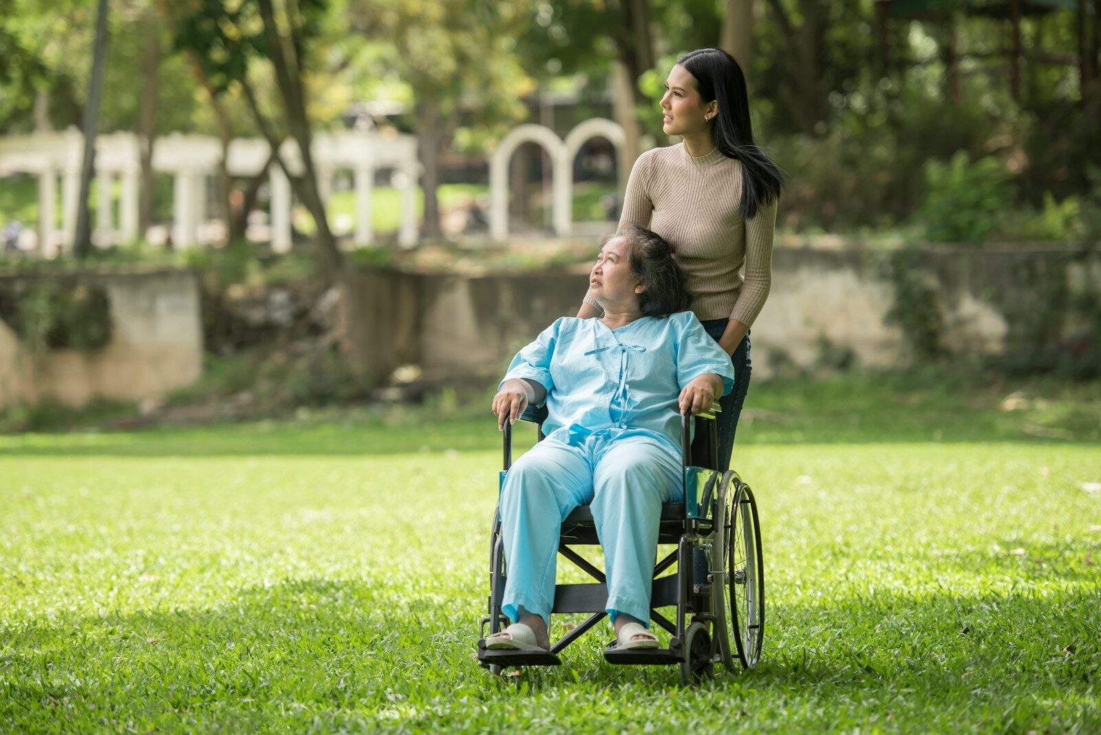What Families Should Know When Choosing an Assisted Living Community