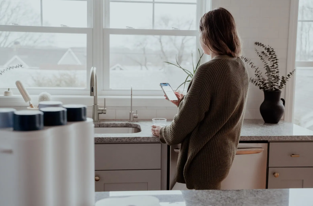 3 Red Flags Your Tap Water Is More Contaminated Than You Think
